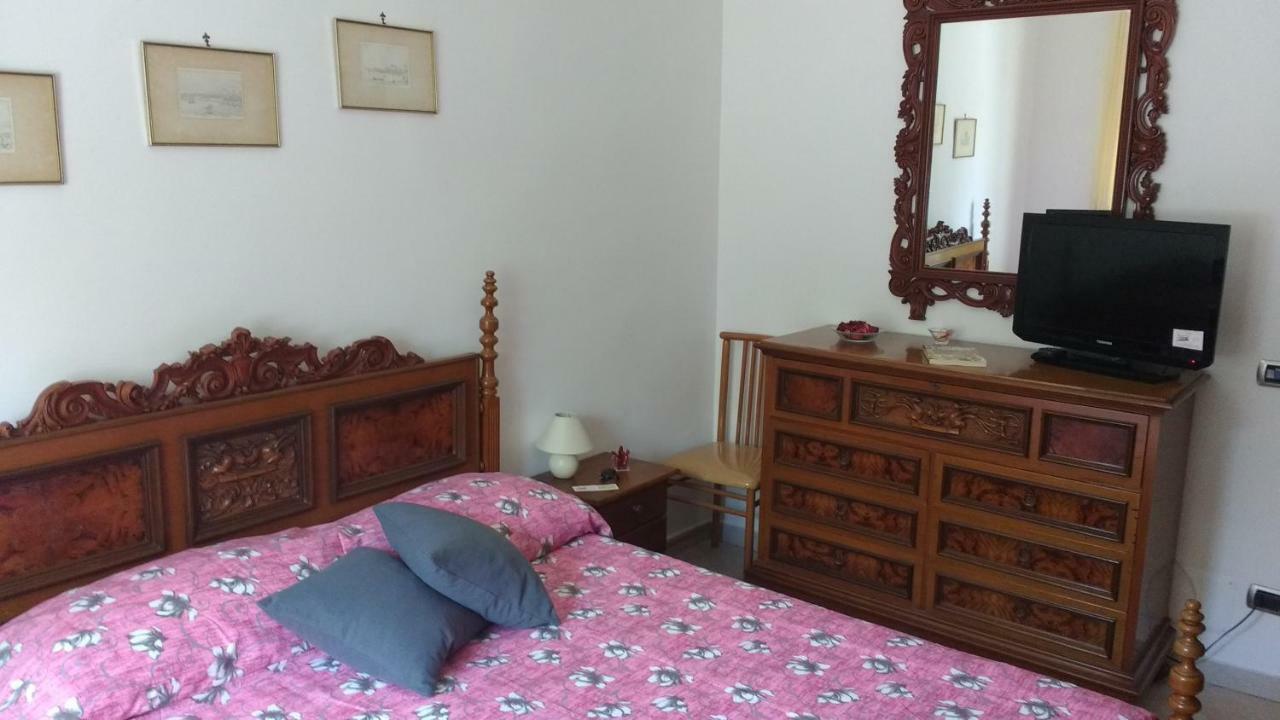 Bed and Breakfast A Casa di Arturo Napoli Esterno foto