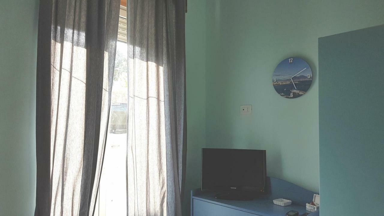 Bed and Breakfast A Casa di Arturo Napoli Esterno foto